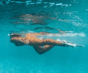 girl-snorkelling-hawaii