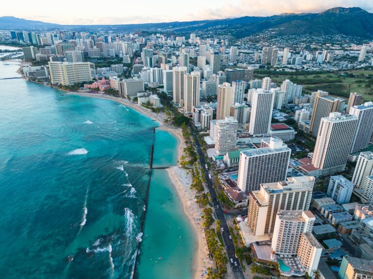 Honolulu skyline — photo by @spensersembrat on Unsplash