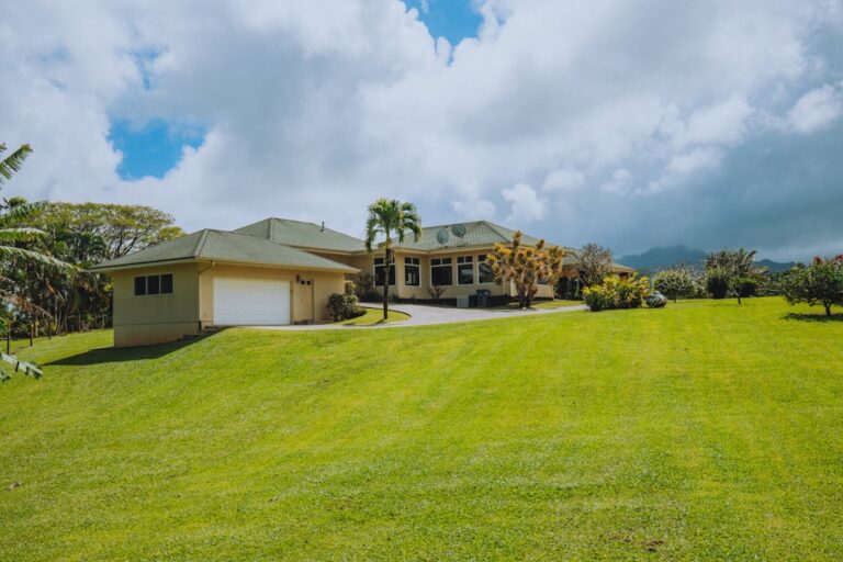 leasehold vs fee simple hawaii — photo by @zapsizzle on Unsplash