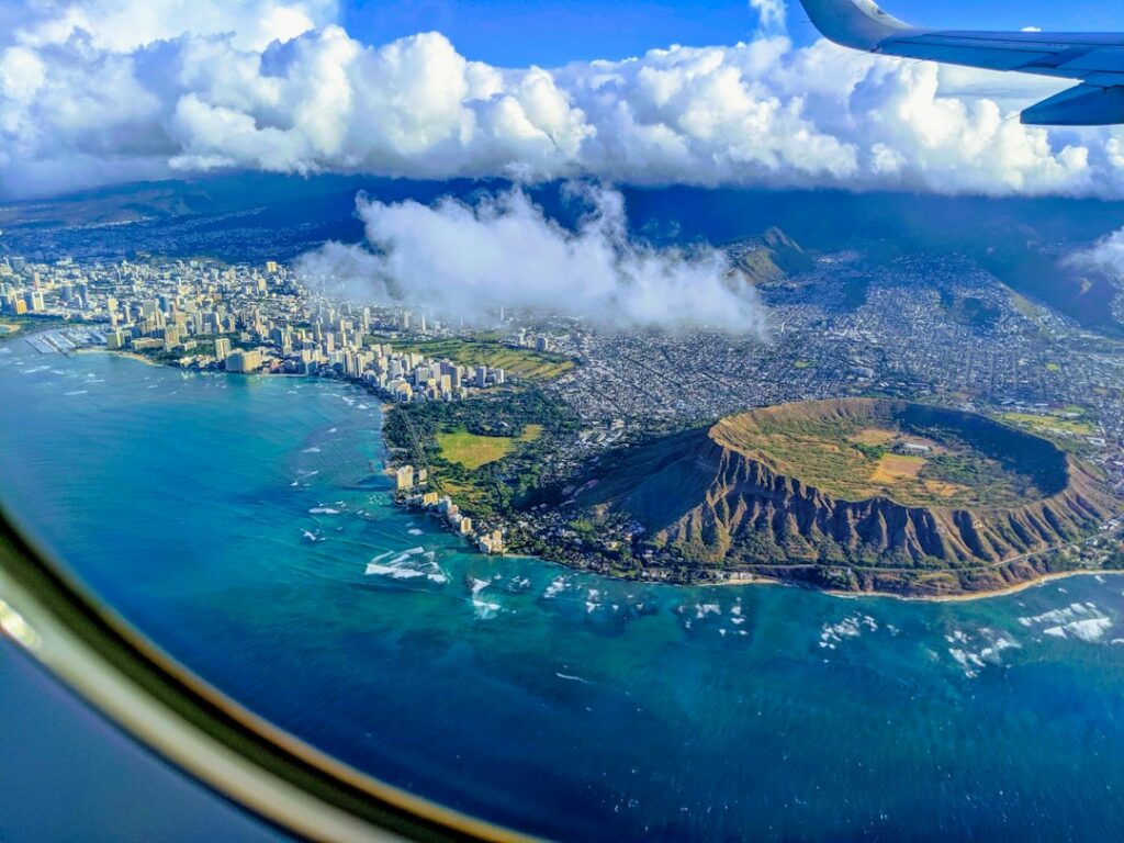 How Long Is the Flight to Hawaii? Nonstop Times From US Cities — photo by @smrsis248 on Unsplash