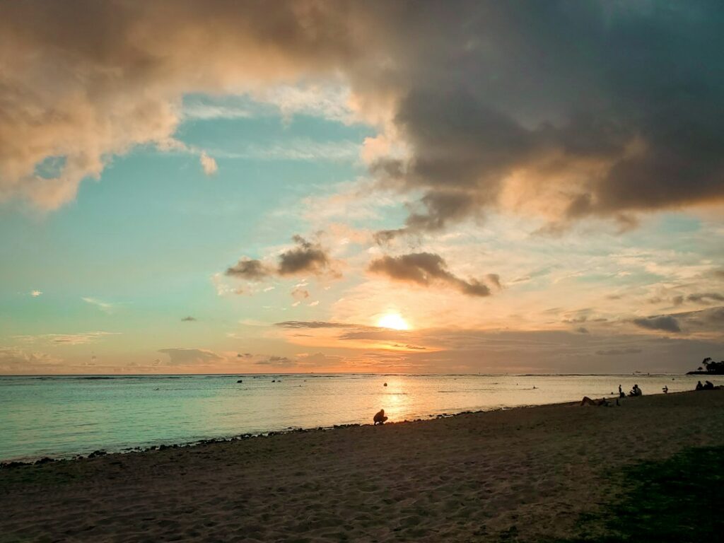 Hawaii Mauka-Makai Directions: Reading Addresses Without Compass Points — photo by @little_plant on Unsplash
