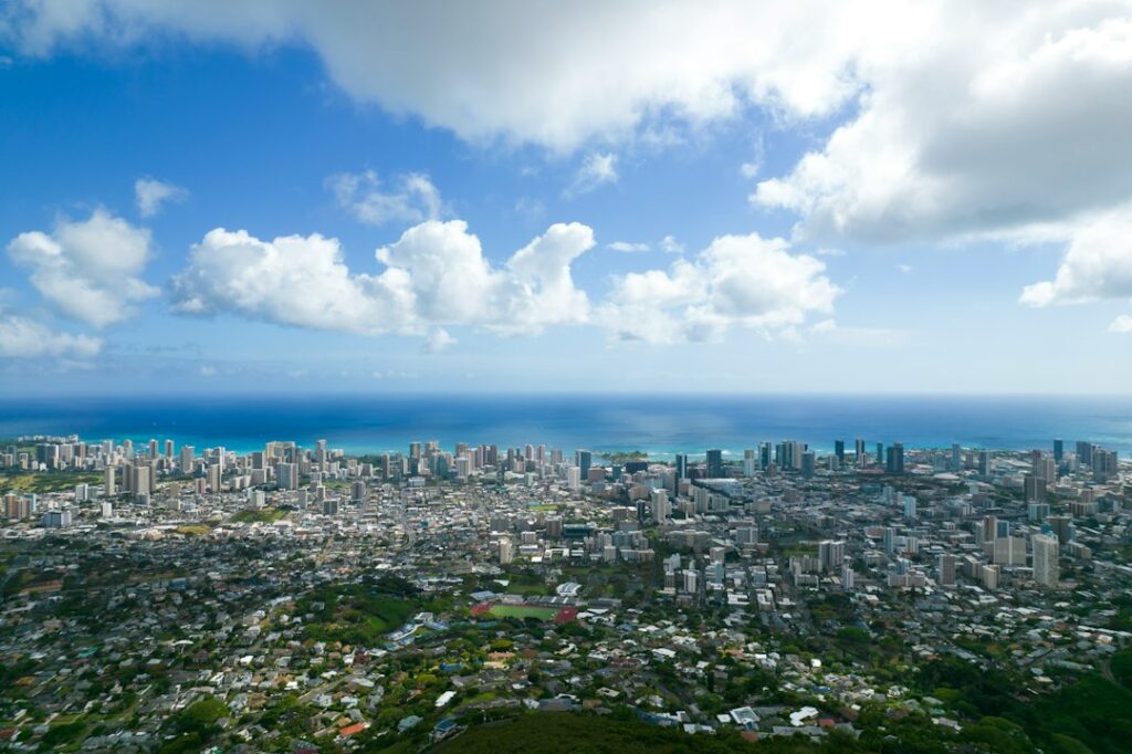 Tantalus Drive Oahu: Ridge Viewpoint Loop Circuit Order — photo by @laniel on Unsplash