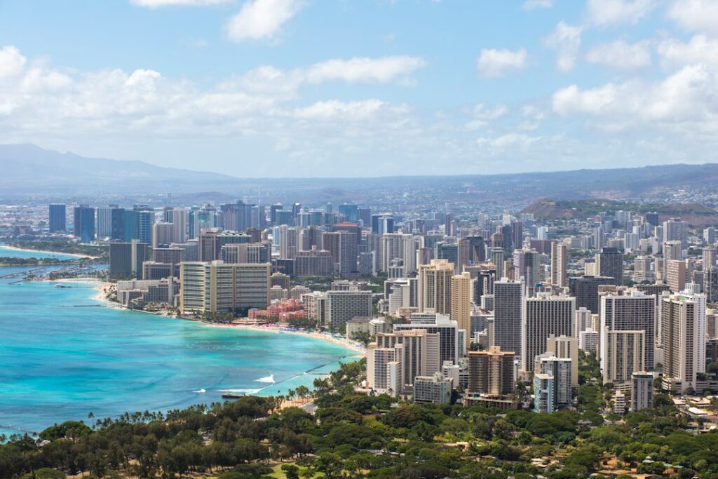 Finding a Job in Hawaii After Moving: Industries and Reality — photo by @laniel on Unsplash