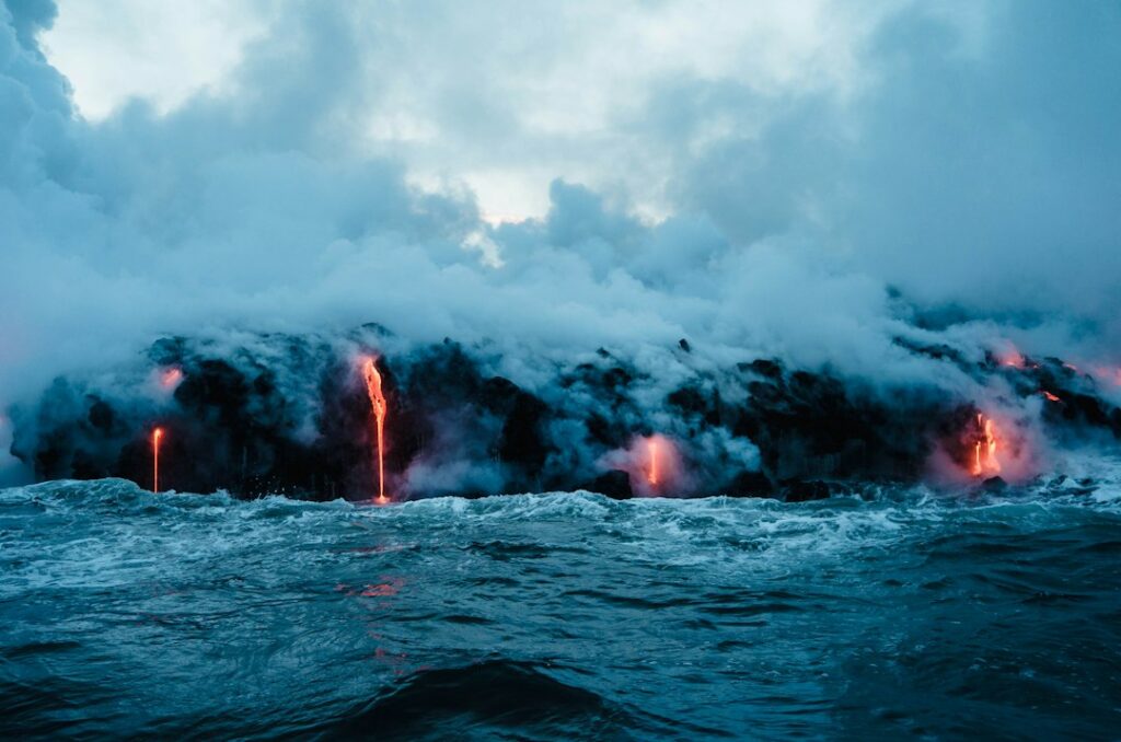 Water Shoes for Hawaii: When Lava Rock Entry Requires Them — photo by @ldandersen on Unsplash