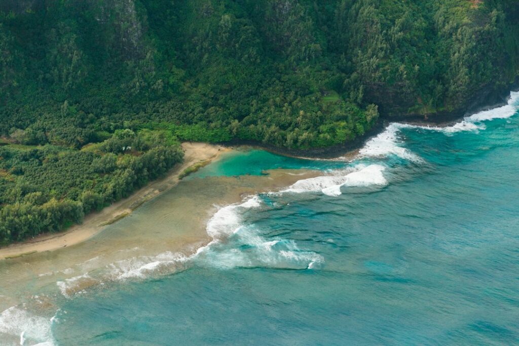 Kekaha Sunset Prospect: Kauai Leeward Roadside Pullout — photo by @jordanfmcqueen on Unsplash