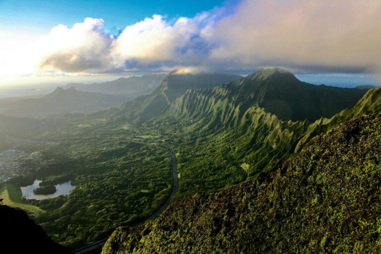 Papakolea Green Sand: Ka’u Hike-In Distance vs. Truck Shuttle — photo by @cgreiter on Unsplash