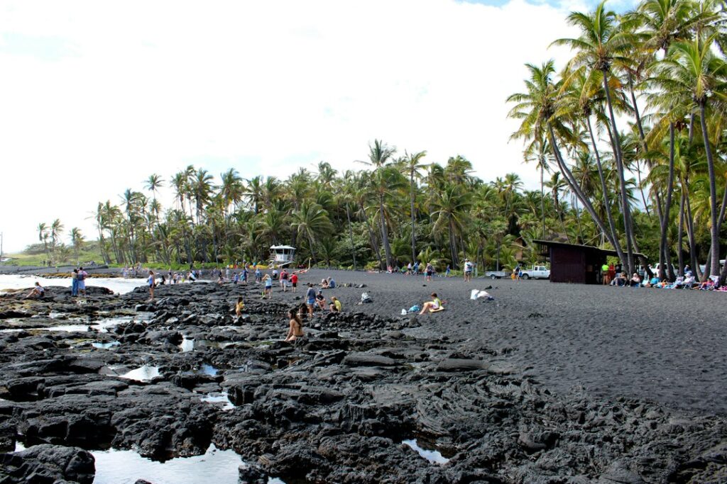 Waianapanapa Black Shore Parks Slot Registration Lead — photo by @kleong808 on Unsplash
