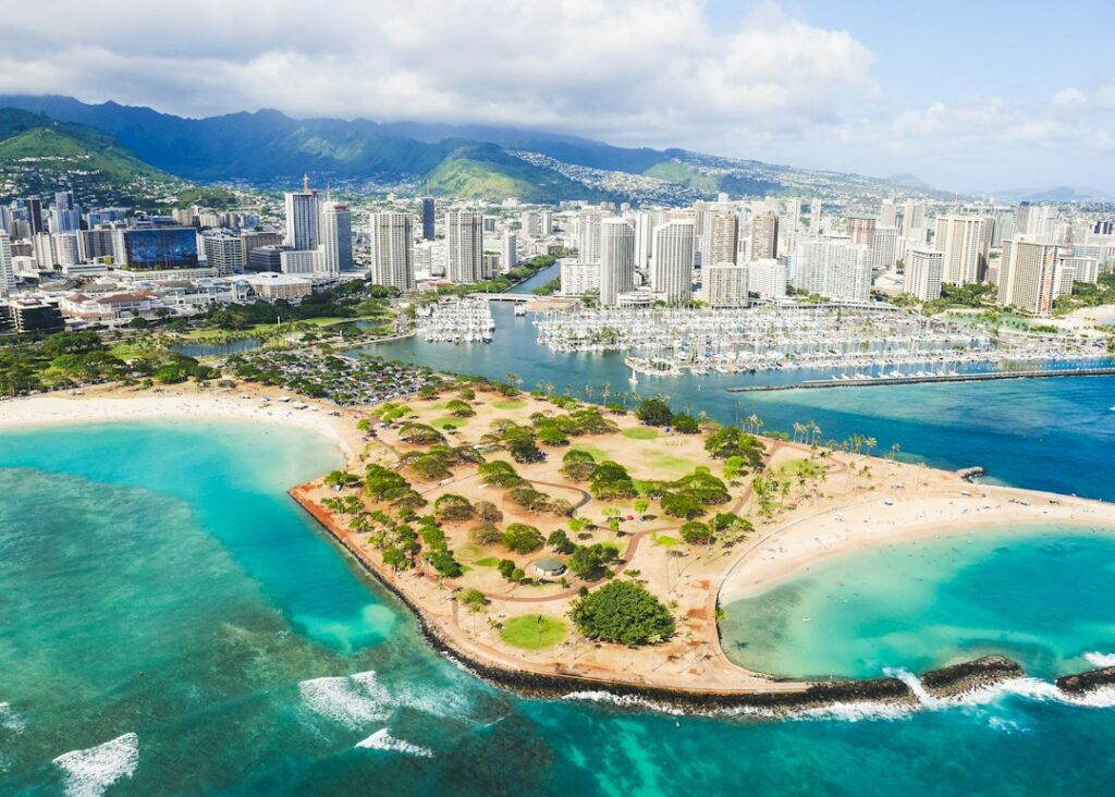 Hawaii with Toddlers: Beaches, Flight Logistics, and Nap Windows — photo by @cosminserban on Unsplash