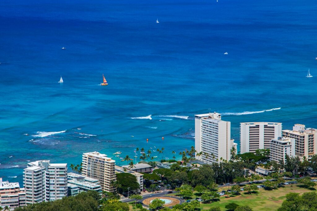 Moving to Oahu vs the Neighbor Islands: Which Hawaii Island Fits You? — photo by @rise13law on Unsplash