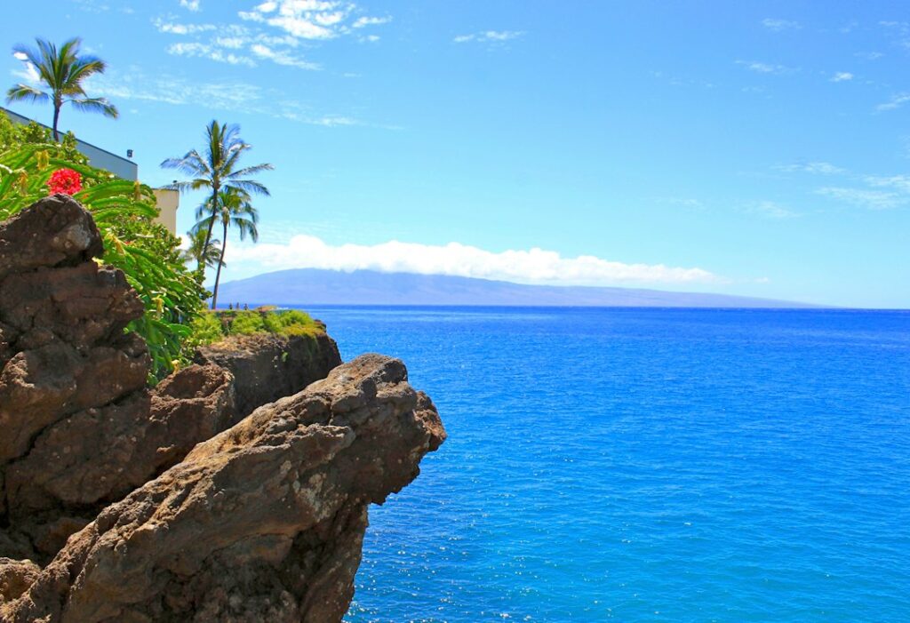 The Cost of Living in Hawaii Per Month: The Ultimate Guide — photo by @swimr on Unsplash