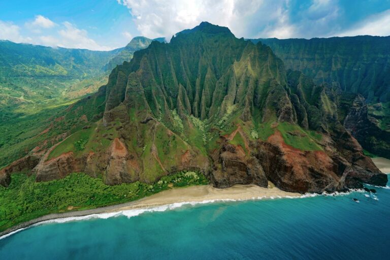 Kauai Zipline Operators: Course Length and Weight Rules by Provider — photo by @vultured on Unsplash