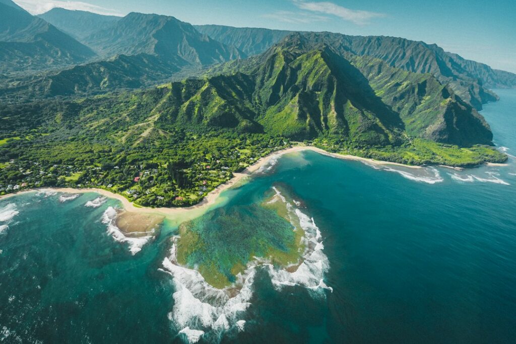 hawaii helicopter tour — photo by @_karsten on Unsplash