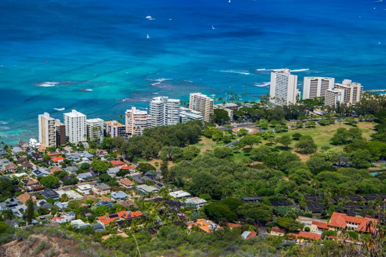 Oahu H-3 Freeway: Windward Scenic Drive From Halawa to Kaneohe — photo by @rise13law on Unsplash