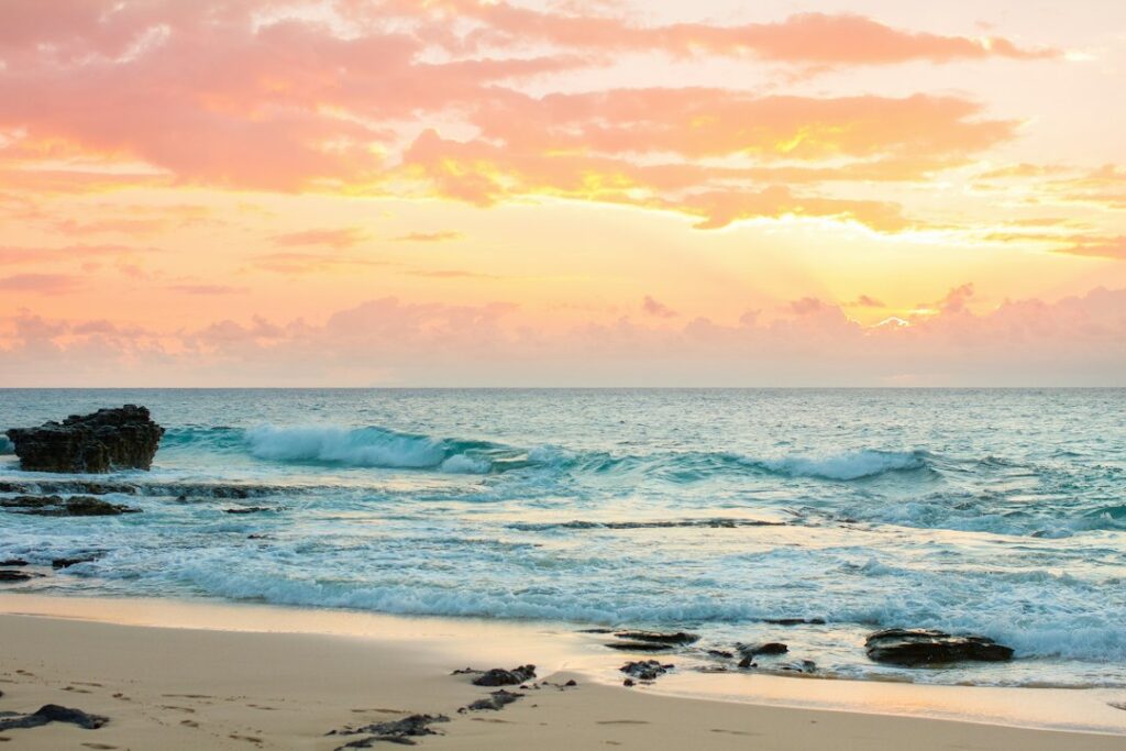 Hawaii in May: Shoulder-Season Pricing and Pre-Summer Weather — photo by @littleloud_co on Unsplash