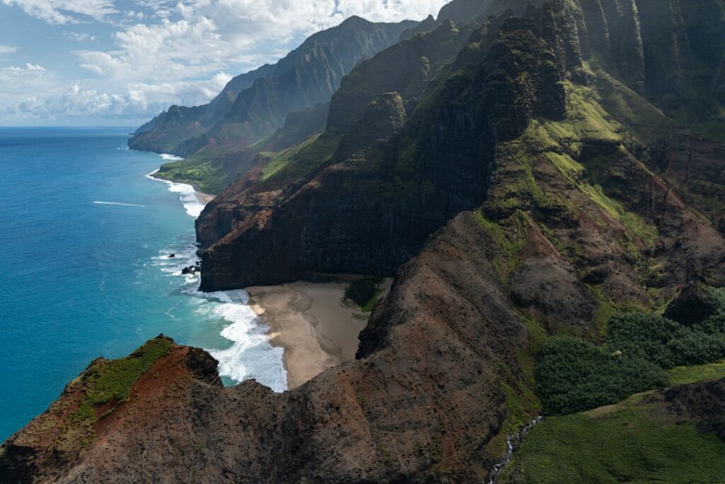Grocery Delivery in Hawaii: Instacart, Costco, and Foodland — photo by @debrupas on Unsplash
