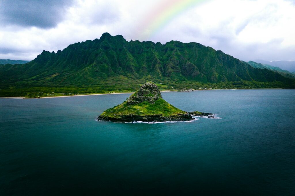 best luau in hawaii — photo by @slavajamm on Unsplash